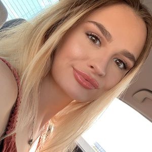 Meet your Posher, Maegan